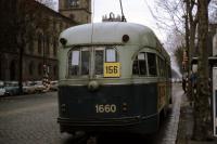 Tranvía de la línea 156 en la Pl. Universitat. Foto Jean-Henri Manara, año 1969