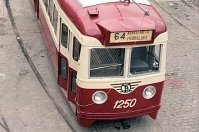 Cochera de Diputación. Tranvía de la línea 64 antes de ir a la exposición del Born, 29-2-1981. Foto J.Miquel i Solé