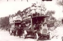 Primeros autobuses en Barcelona, año 1906. Archivo TMB
