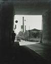 un autobús a punto de cruzar el puente de isabel la católica, años 60. Foto AMHLA