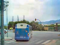 Autobús de la línea L2 girando en la Cª de Sant Boi, abril 2003