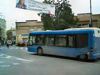 Autobús de la línea L2 en la Pl. Villa, abril 2003