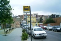 Parada de formato antiguo en la calle Pas del Llop, junio 2003