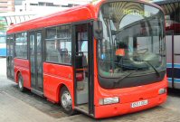 Autobus incorporado al servicio SantViBús en mayo del 2006, aun sin los anagramas del SantViBus. Estación Norte de Barcelona, abr.2006